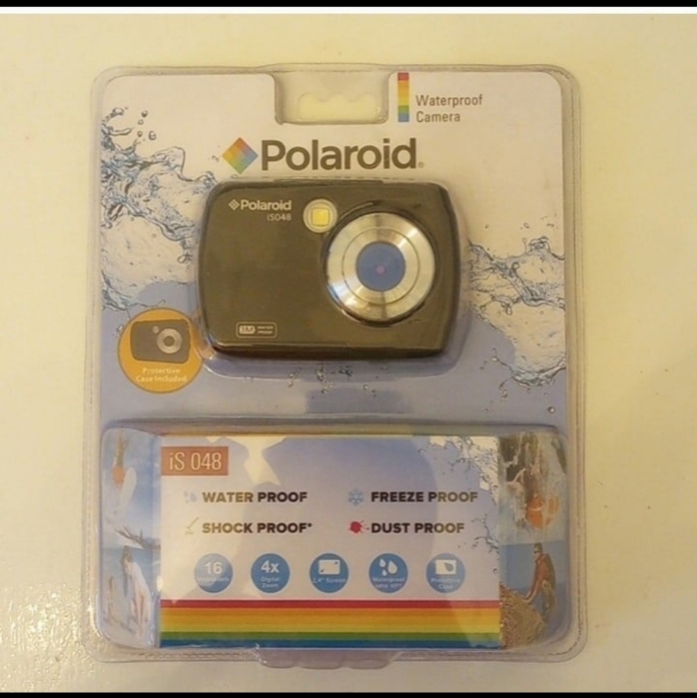 NEW Polaroid iS048 Waterproof Camera - Black
